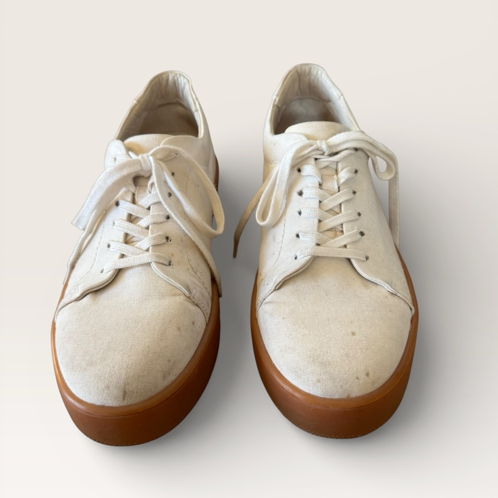 Jenni Kayne White Sneakers w Leather sole, W Size 8. Need to be cleaned.